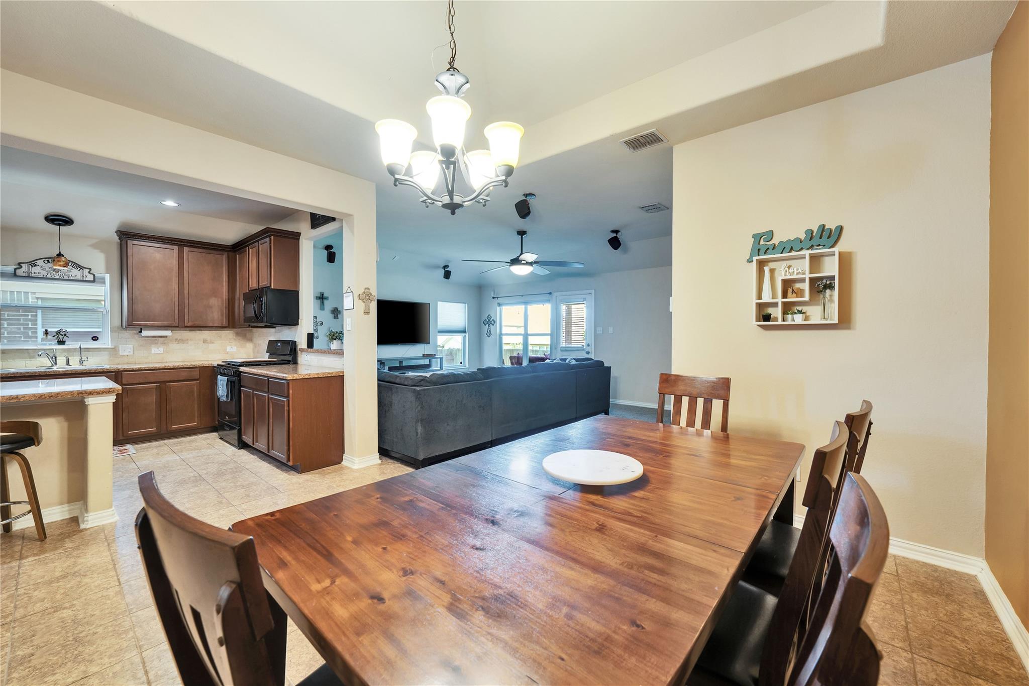 228 Lavender Ln, Buda, TX 78610