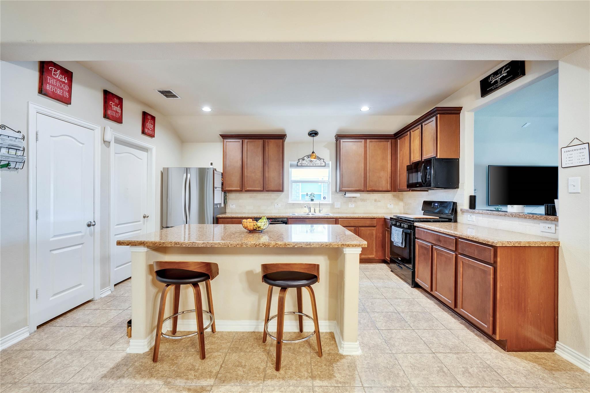 228 Lavender Ln, Buda, TX 78610