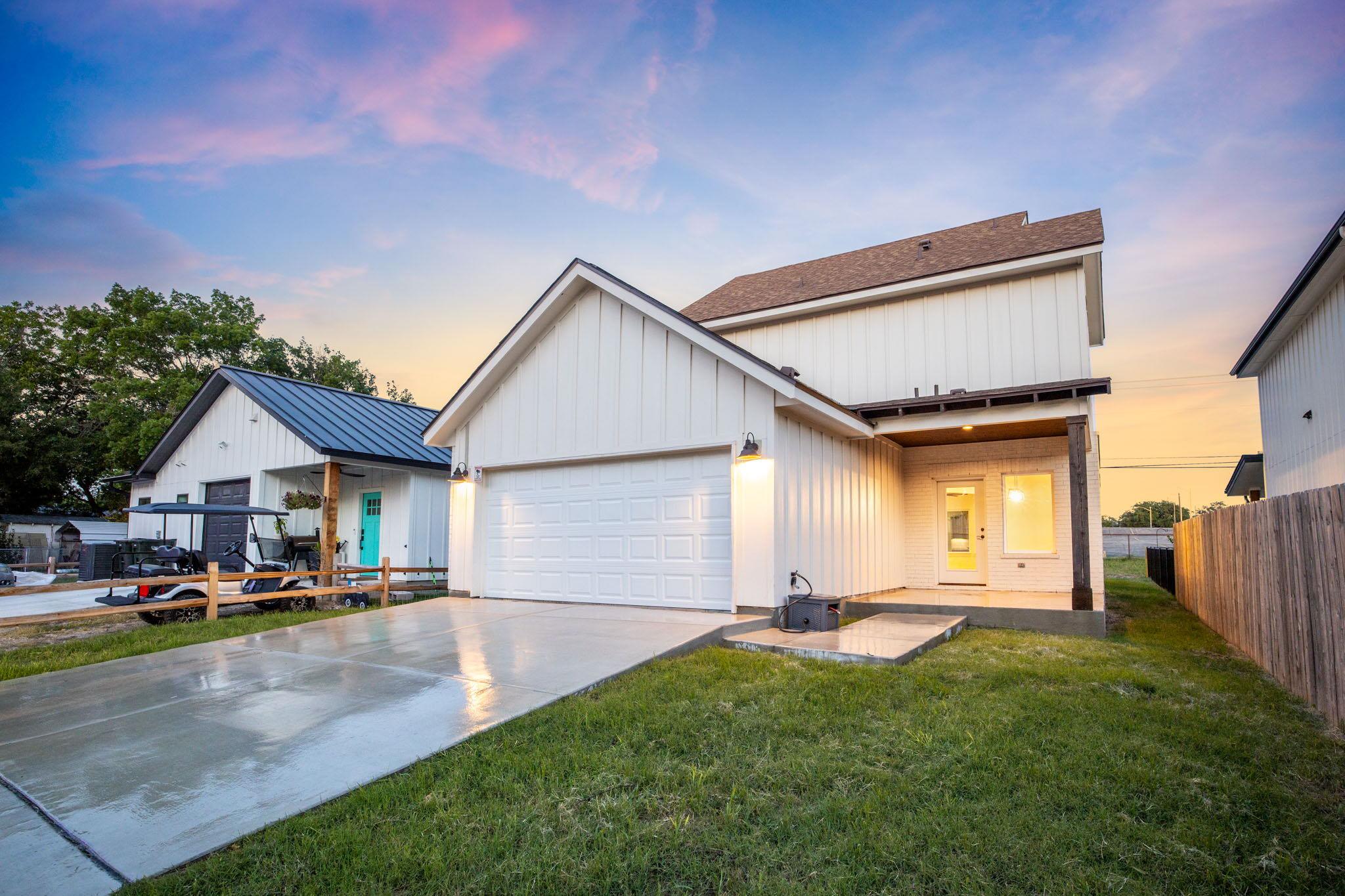 182 W Torrey St, New Braunfels, TX 78130