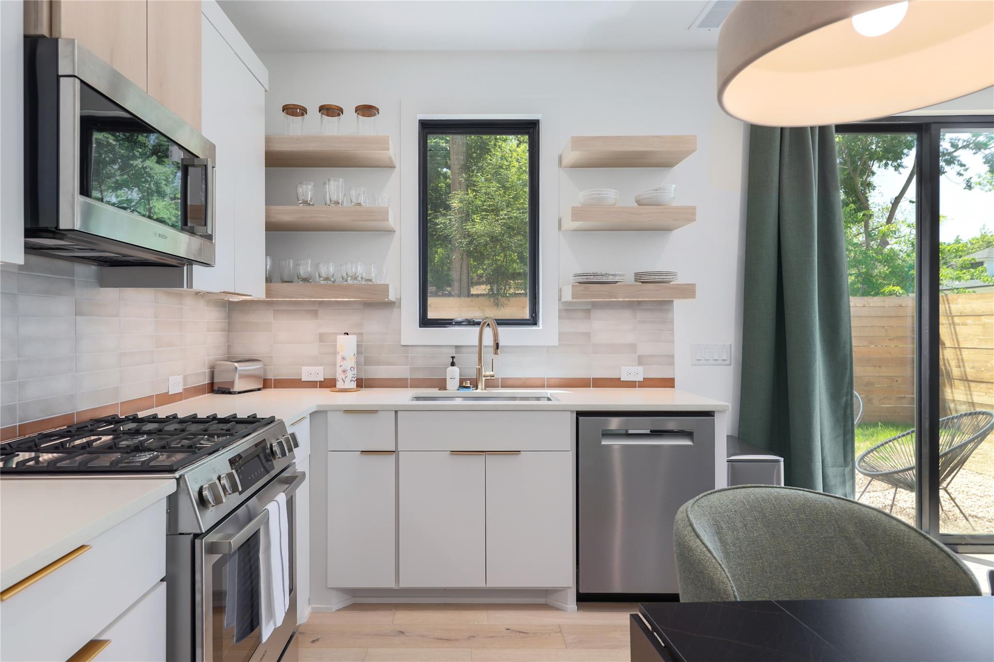 87 Chalmers Ave, Austin, TX 78702