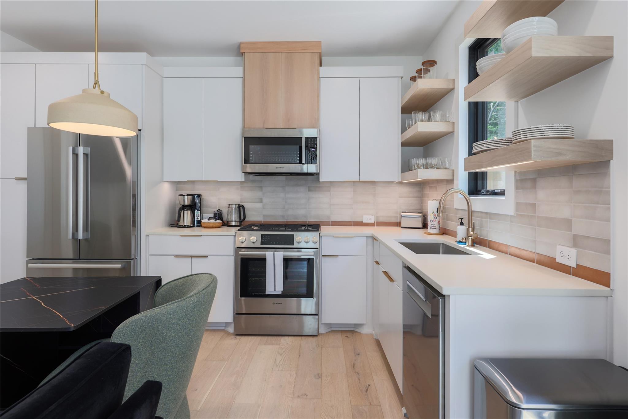 87 Chalmers Ave, Austin, TX 78702