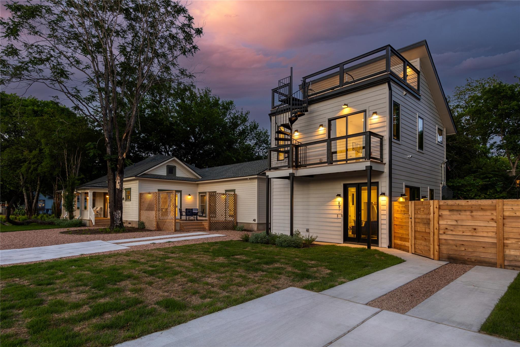 87 Chalmers Ave, Austin, TX 78702