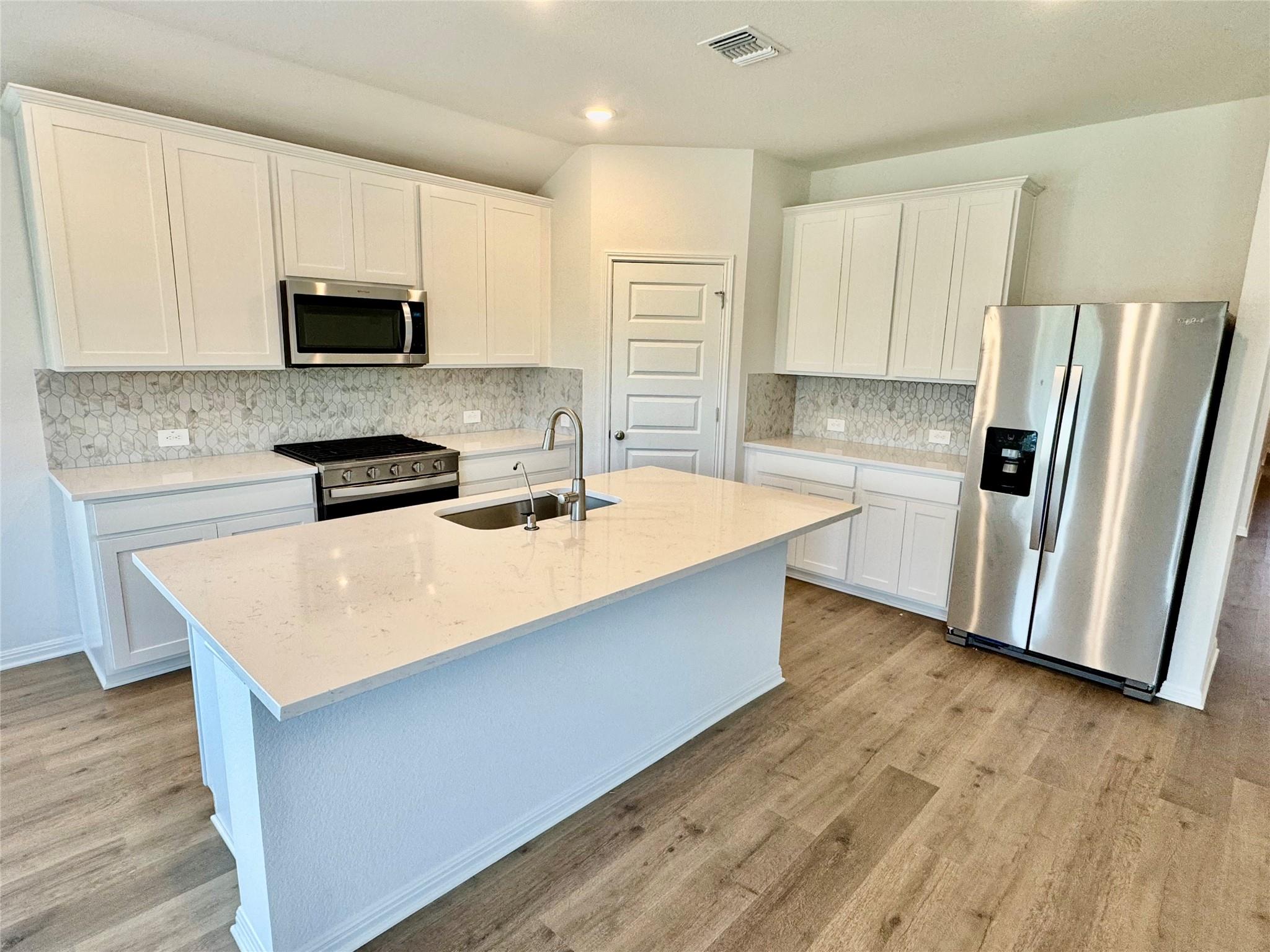 137 Bonnellis Roost, Cedar Creek, TX 78612