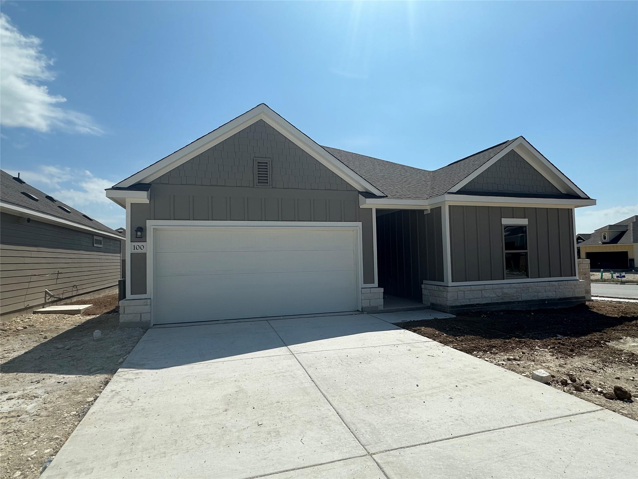 100 Dove Lndg, Jarrell, TX 76537