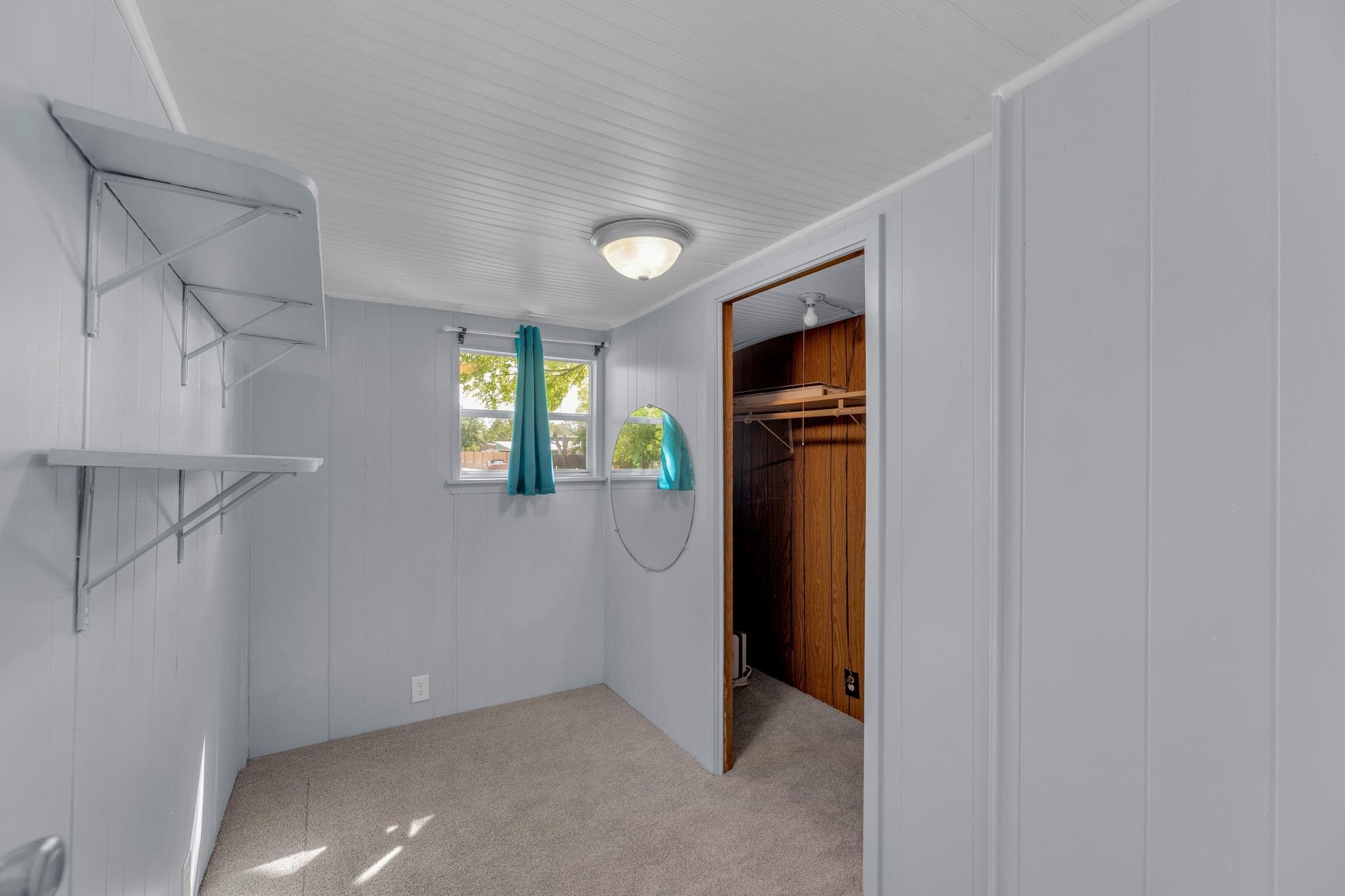 148 Meadows Dr, Elgin, TX 78621