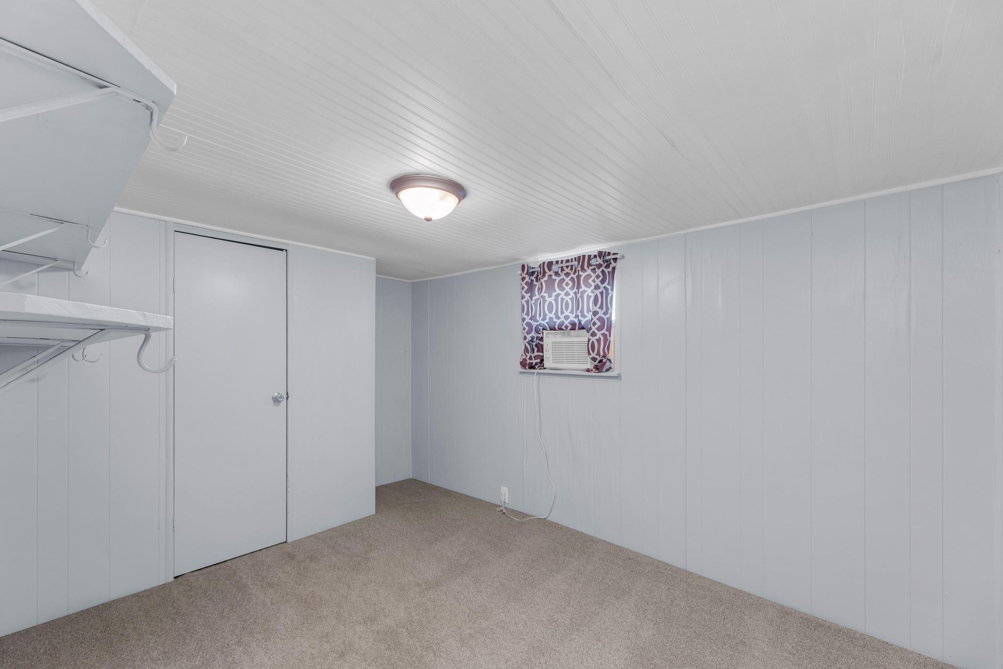 148 Meadows Dr, Elgin, TX 78621