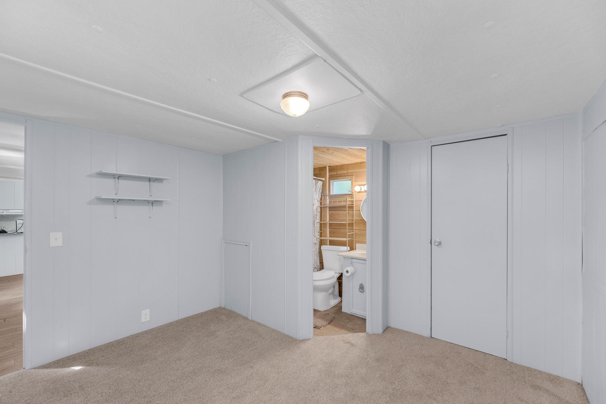 148 Meadows Dr, Elgin, TX 78621