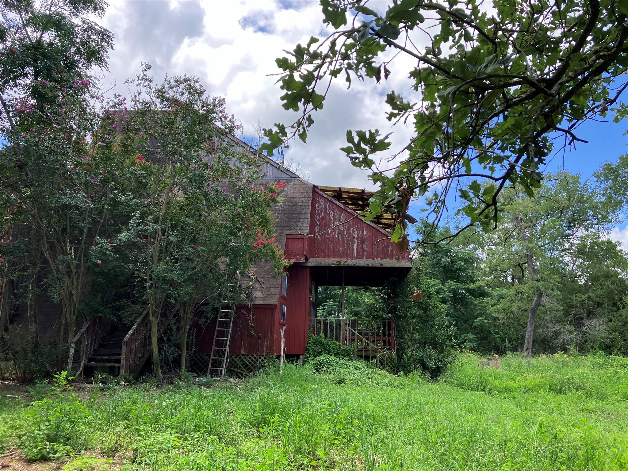693 Saint Mary's Rd, Rosanky, TX 78953