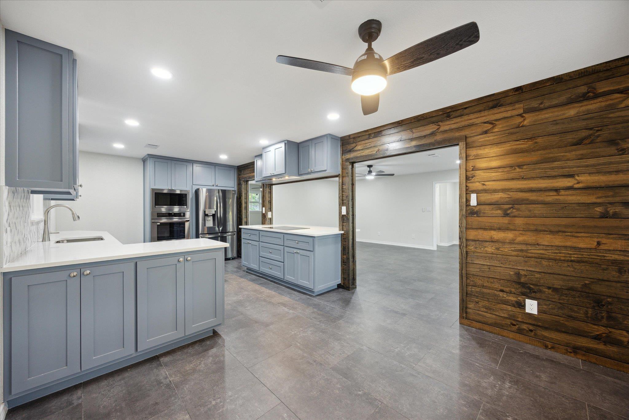 1305 W 1st St, Lampasas, TX 76550
