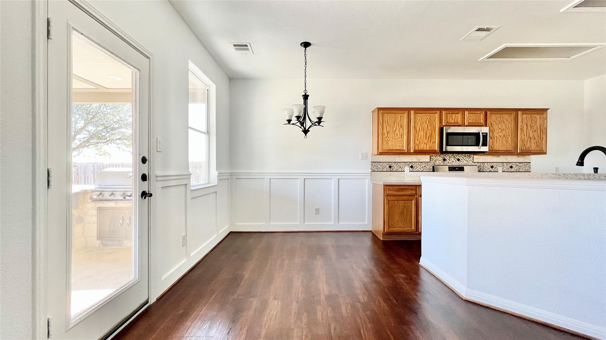1102 Middle Brook Dr, Leander, TX 78641