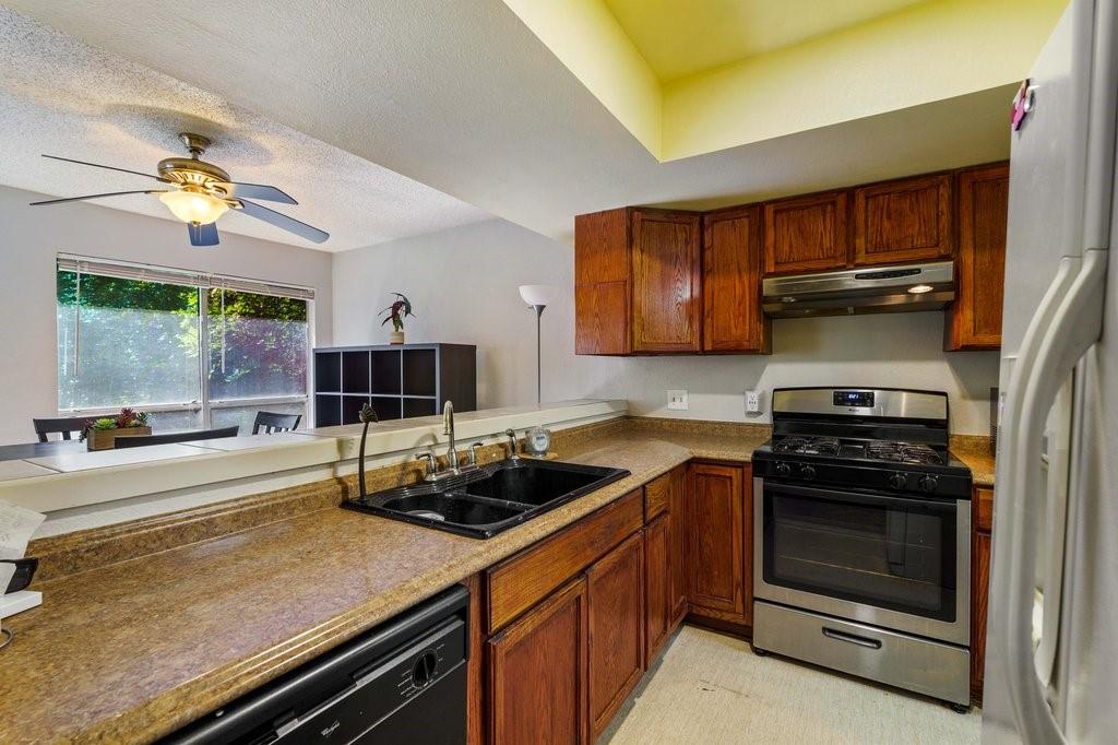 6919 Ten Oaks Cir, Austin, TX 78744