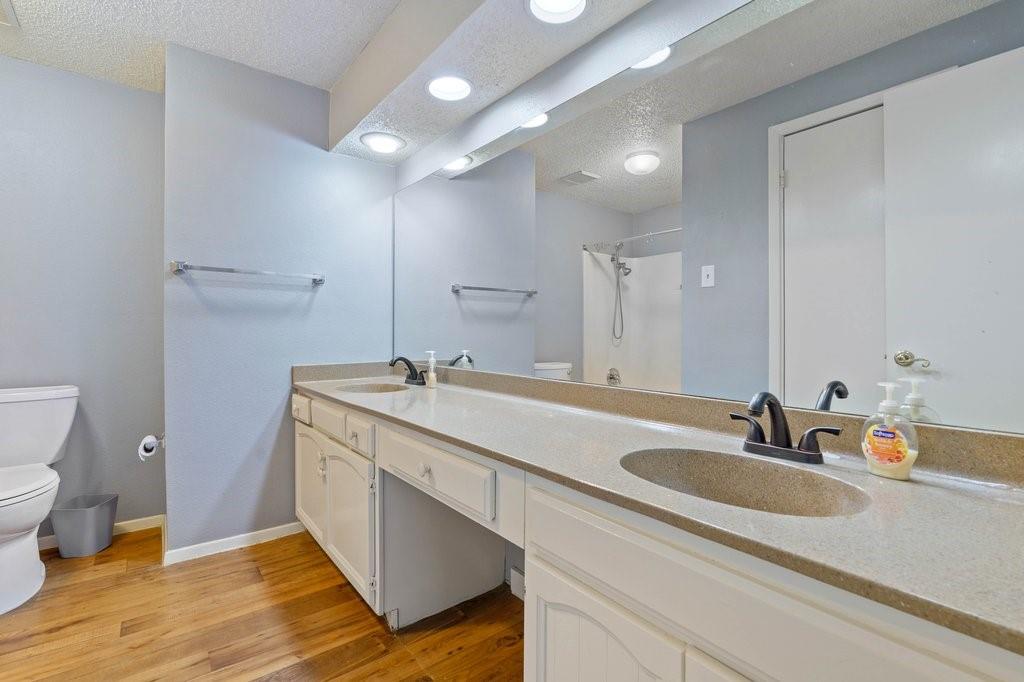6919 Ten Oaks Cir, Austin, TX 78744