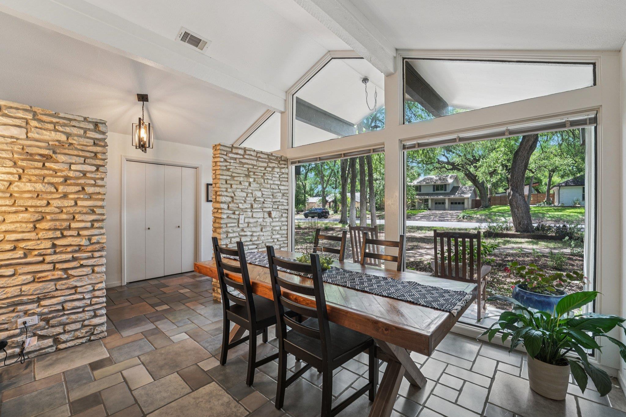 9503 Castlewood Dr, Austin, TX 78748