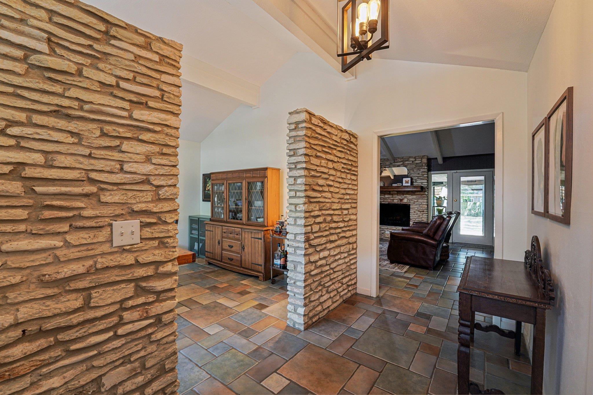 9503 Castlewood Dr, Austin, TX 78748