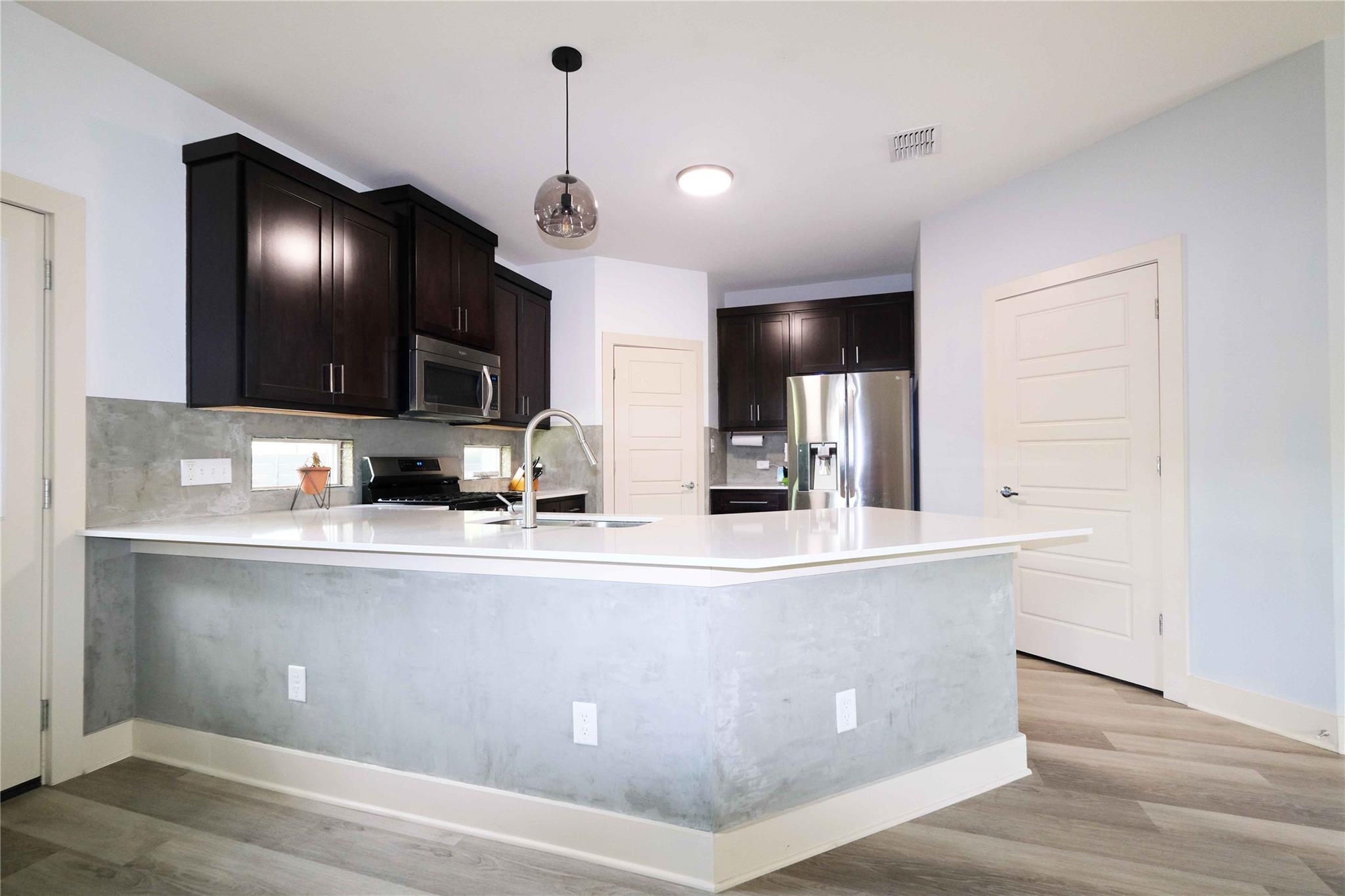 604 Allen St # 104, Austin, TX 78702