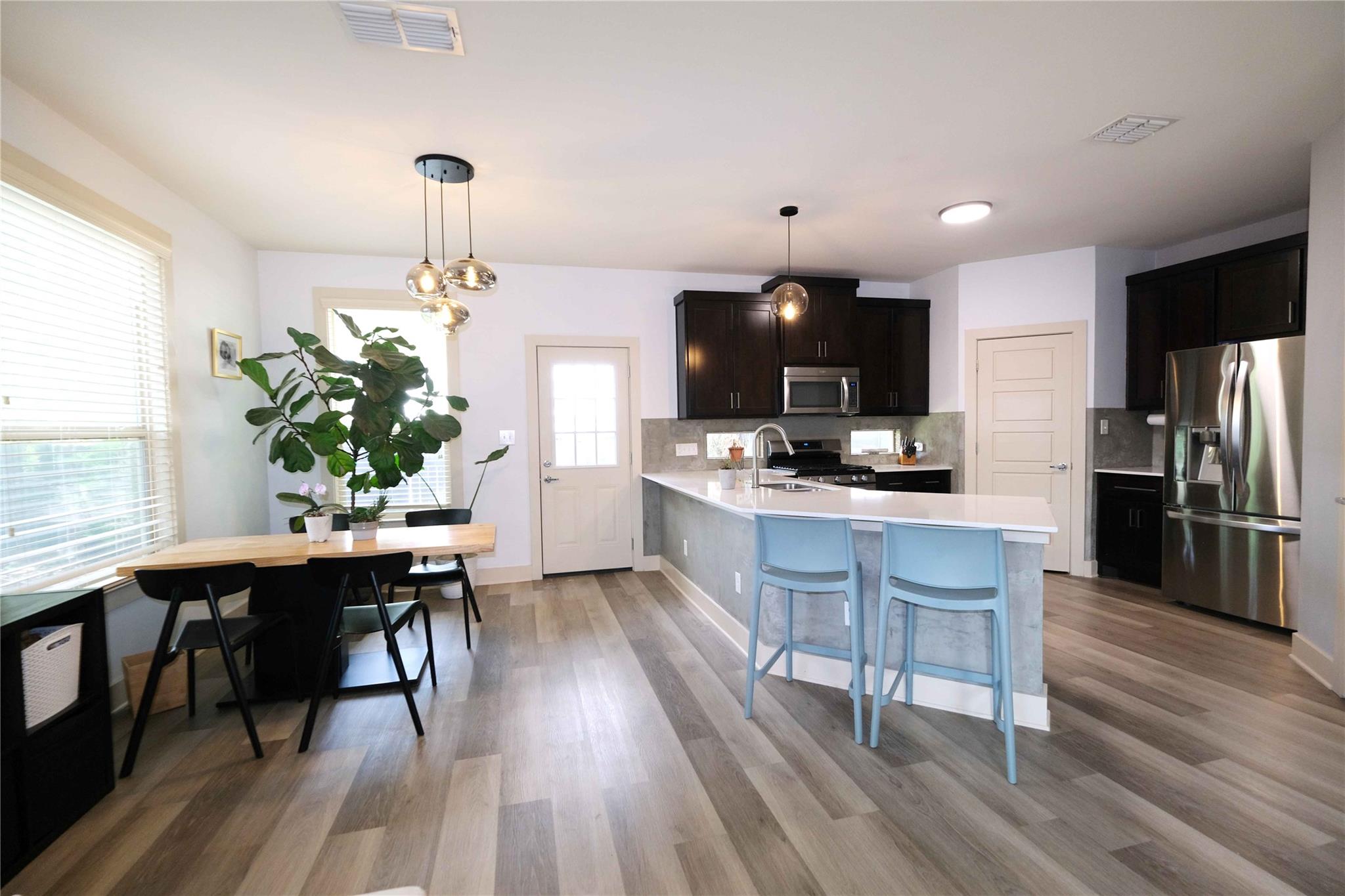 604 Allen St # 104, Austin, TX 78702