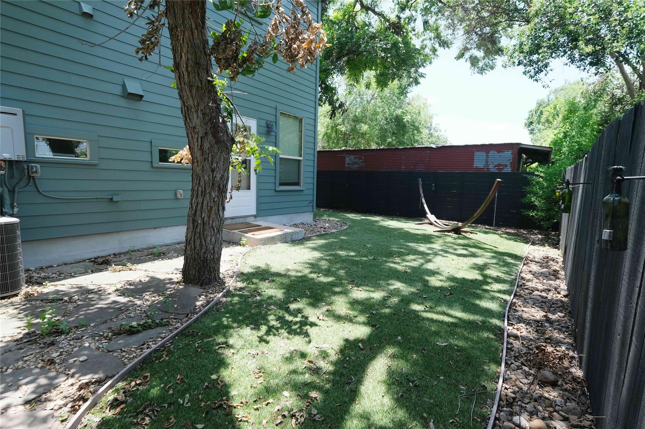 604 Allen St # 104, Austin, TX 78702