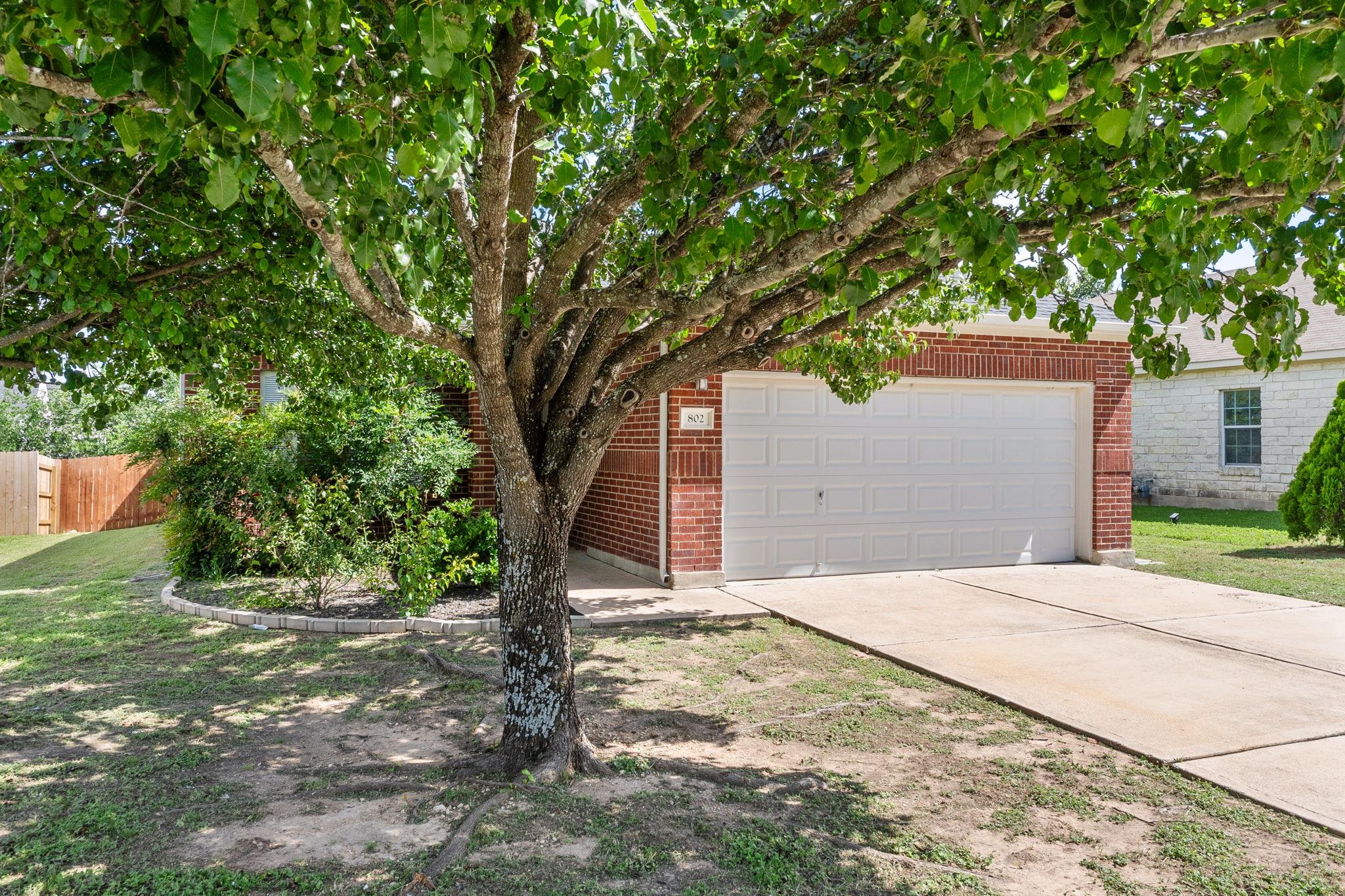 802 North Creek Blvd, Leander, TX 78641