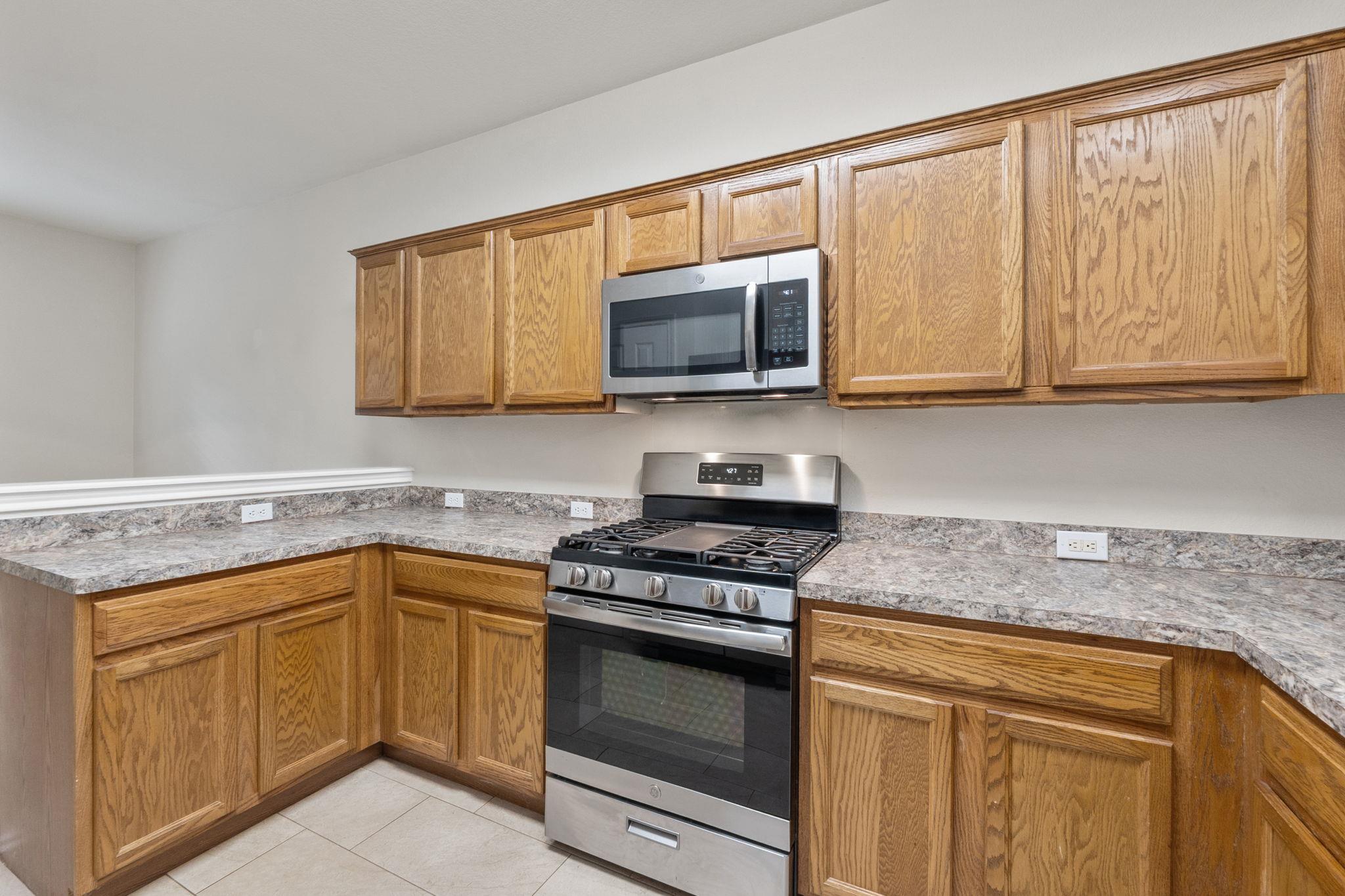 802 North Creek Blvd, Leander, TX 78641