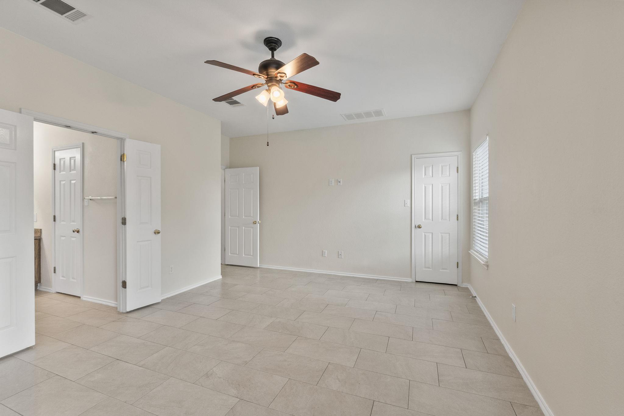 802 North Creek Blvd, Leander, TX 78641