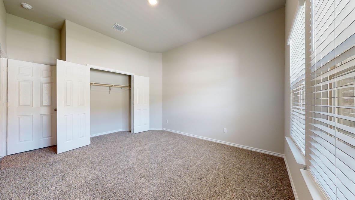 600 Sydney Blvd, Thorndale, TX 76577