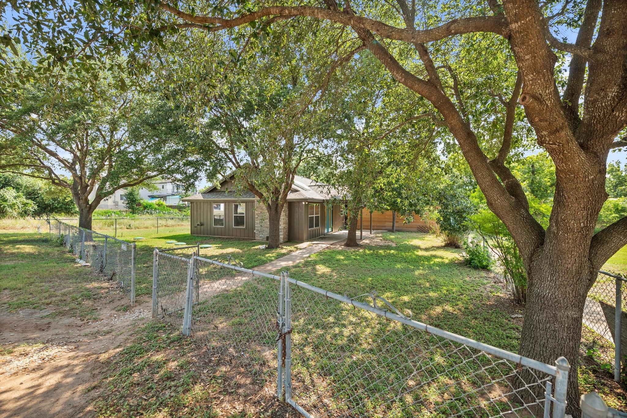 1601 West Ln # A, Austin, TX 78732