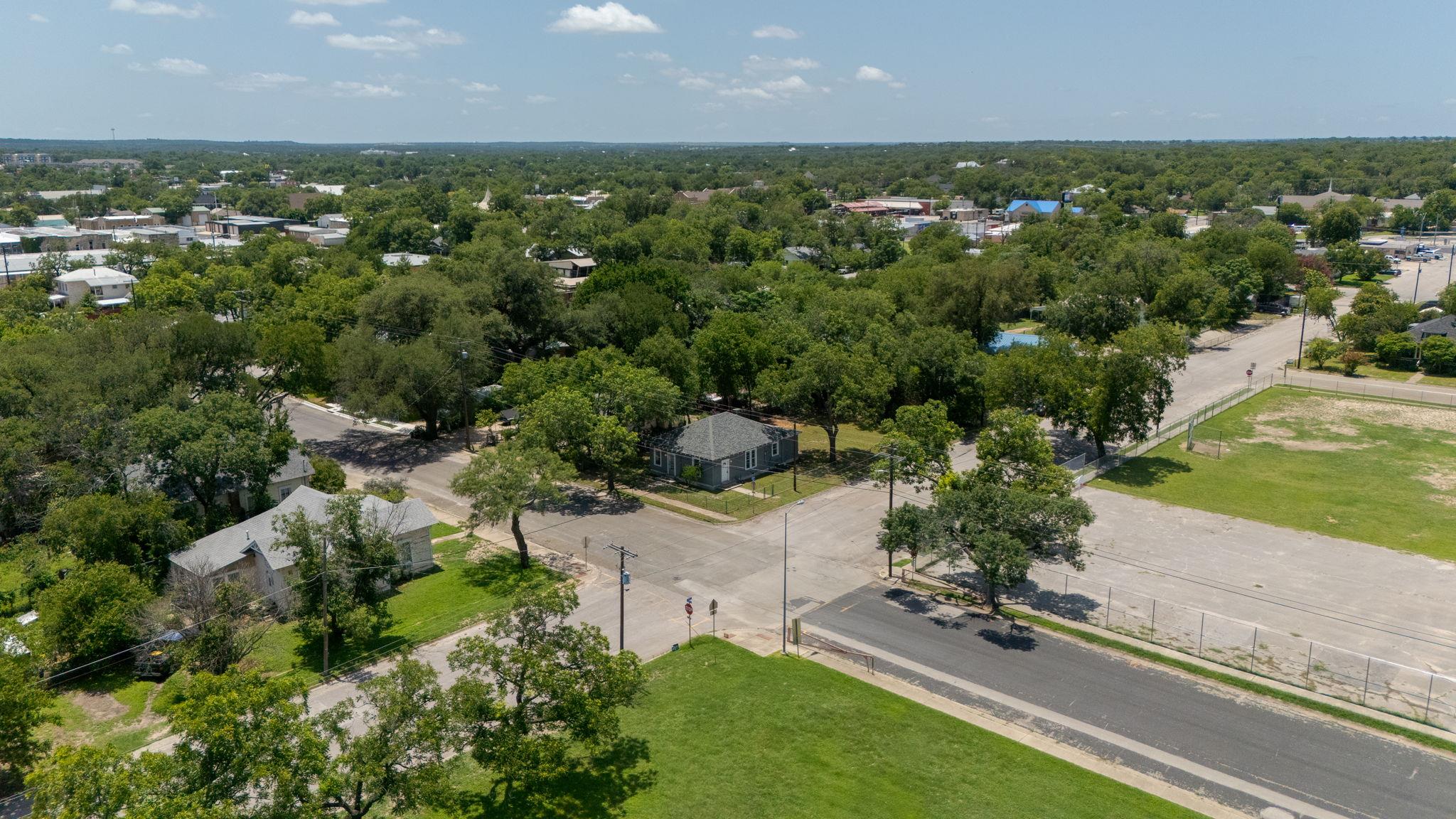 102 S Western Ave, Lampasas, TX 76550