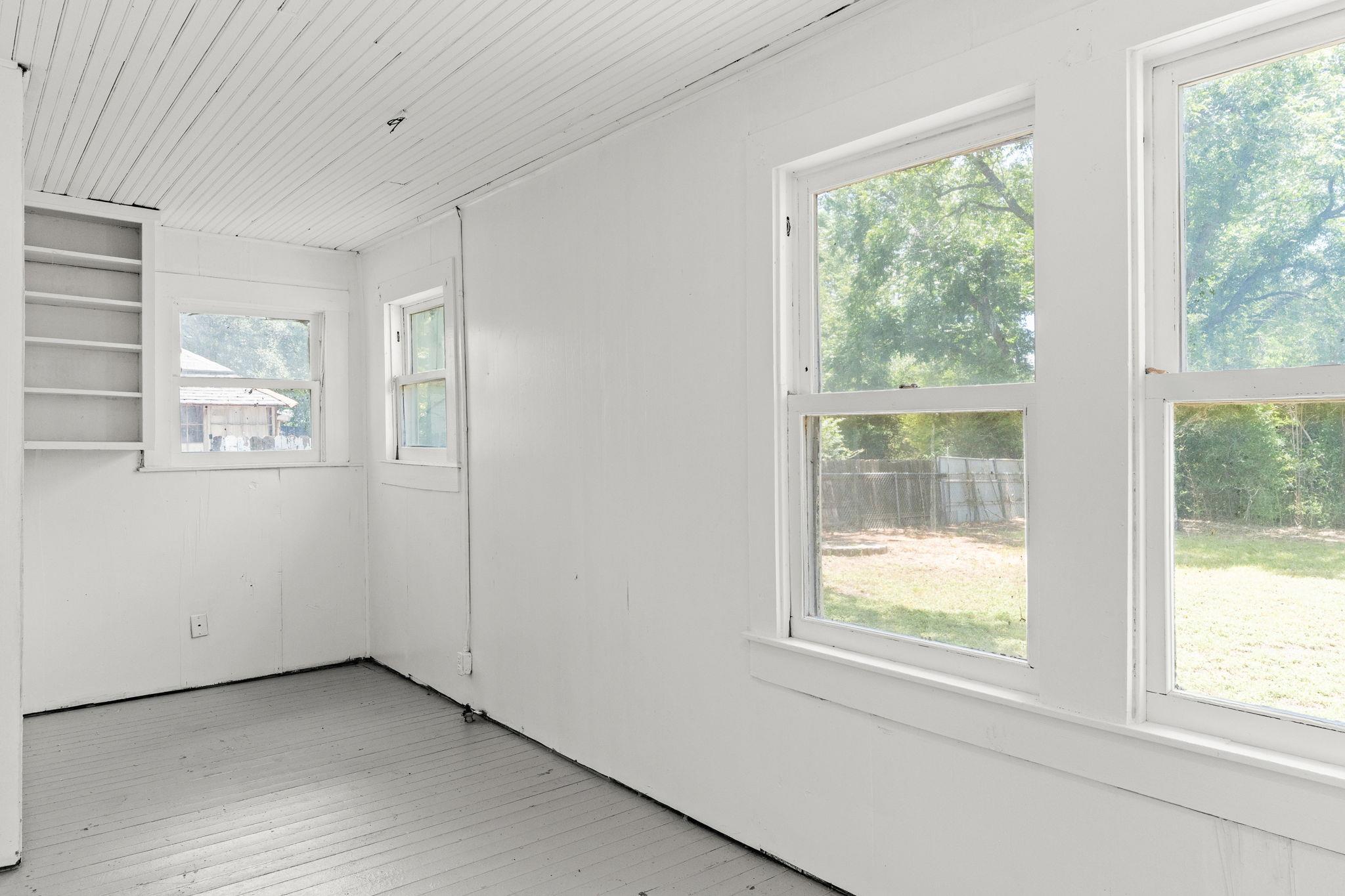 102 S Western Ave, Lampasas, TX 76550