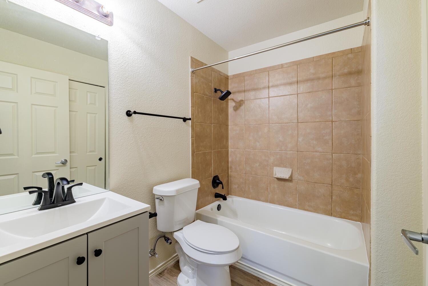 2632 Century Park Blvd # 18, Austin, TX 78727
