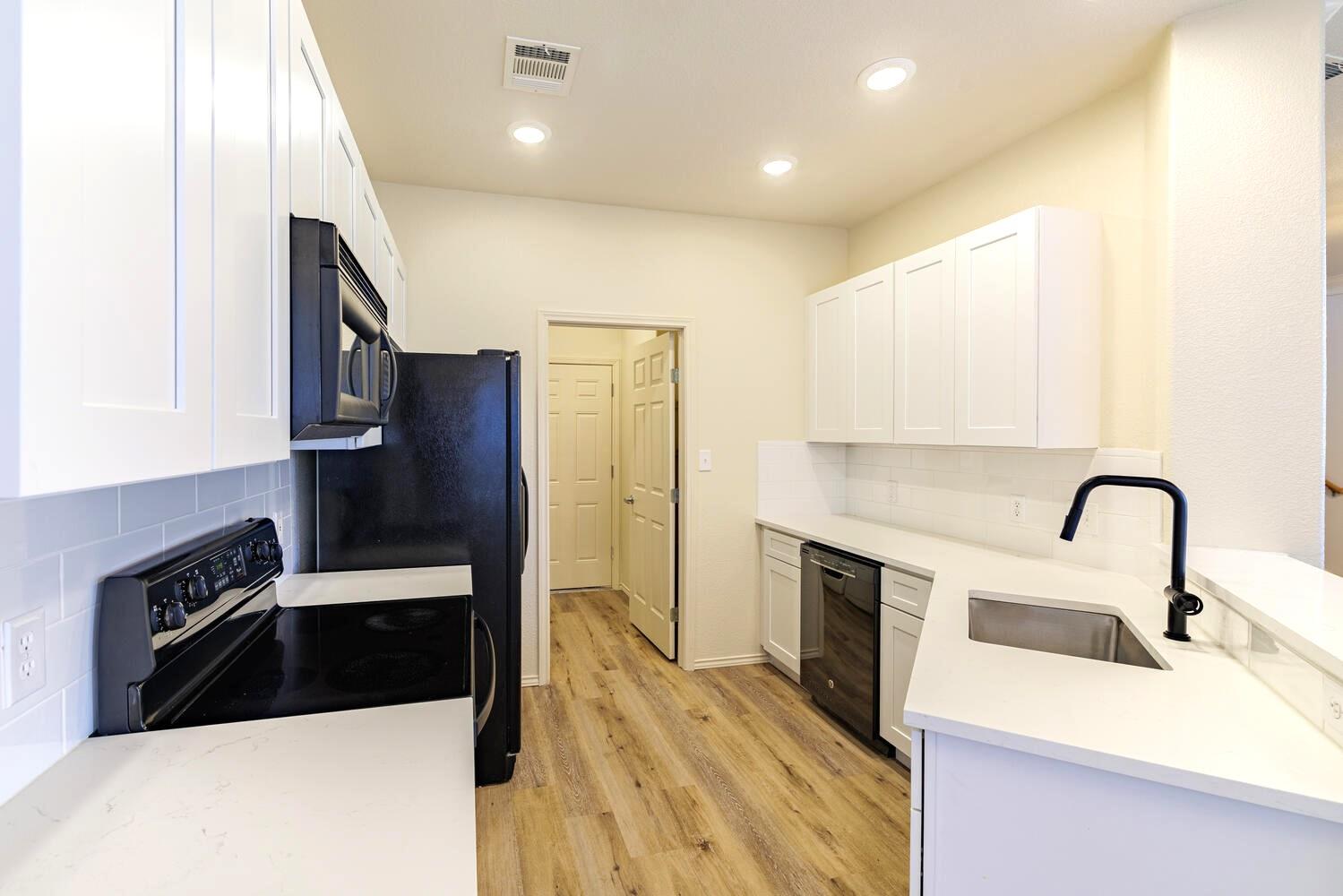 2632 Century Park Blvd # 18, Austin, TX 78727