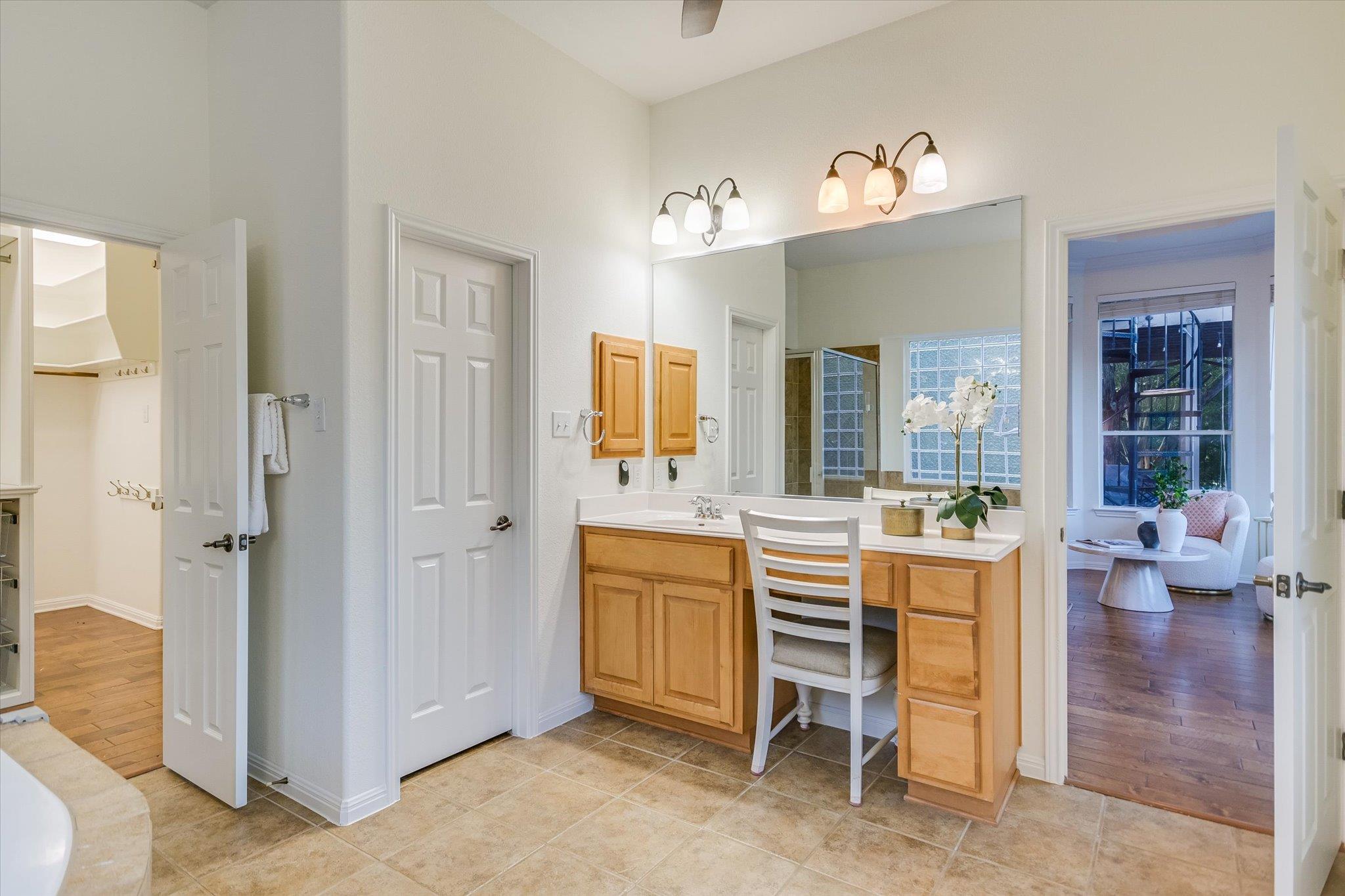 17120 Northlake Hills Dr, Jonestown, TX 78645