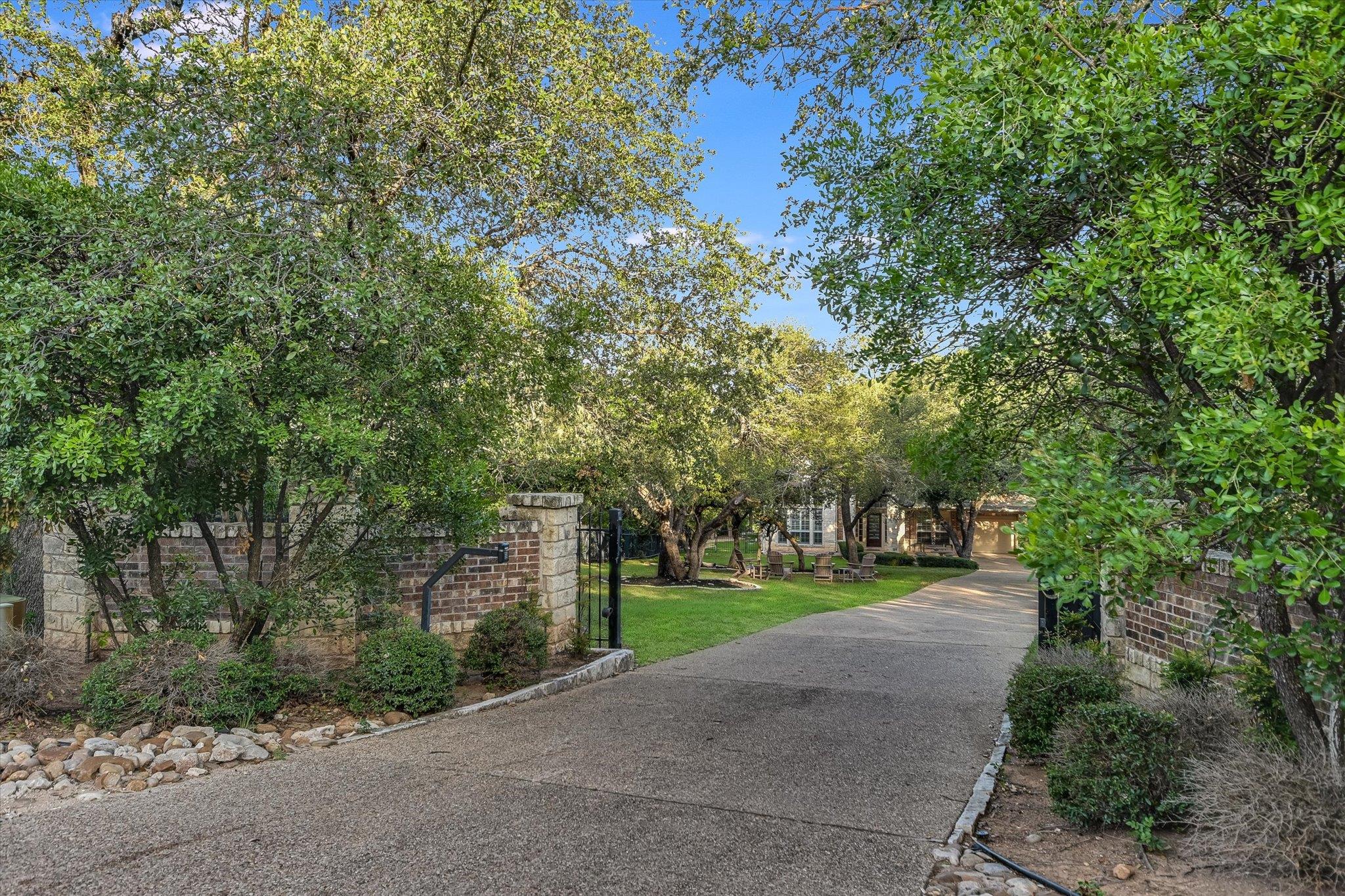 17120 Northlake Hills Dr, Jonestown, TX 78645