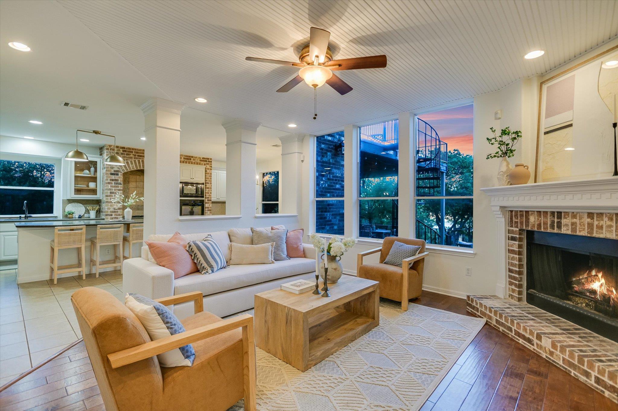 17120 Northlake Hills Dr, Jonestown, TX 78645