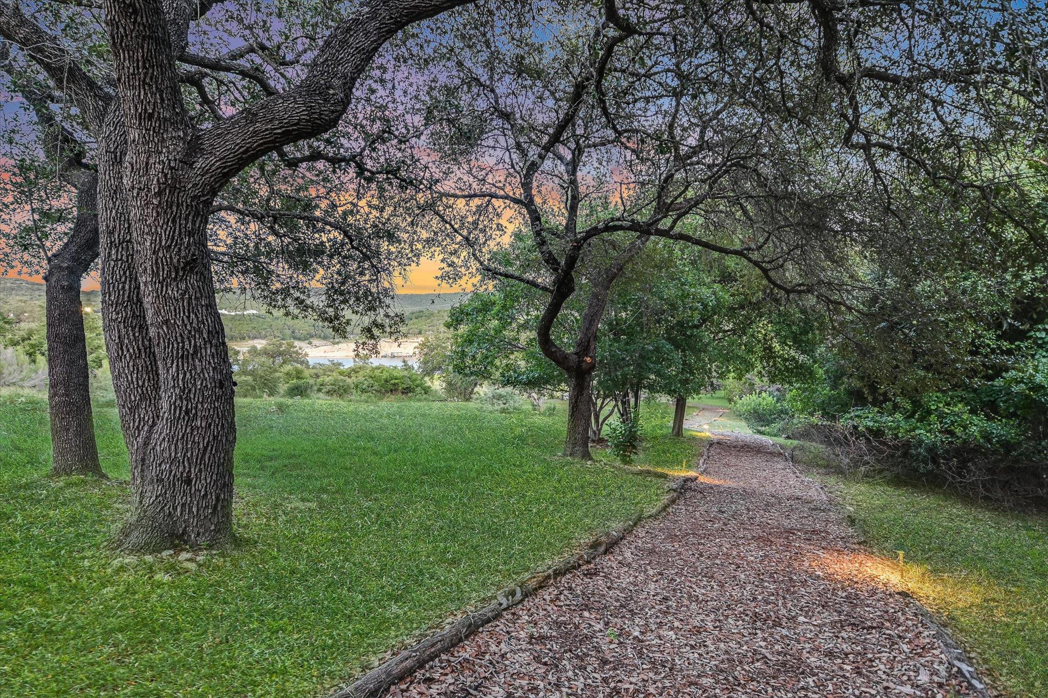 17120 Northlake Hills Dr, Jonestown, TX 78645