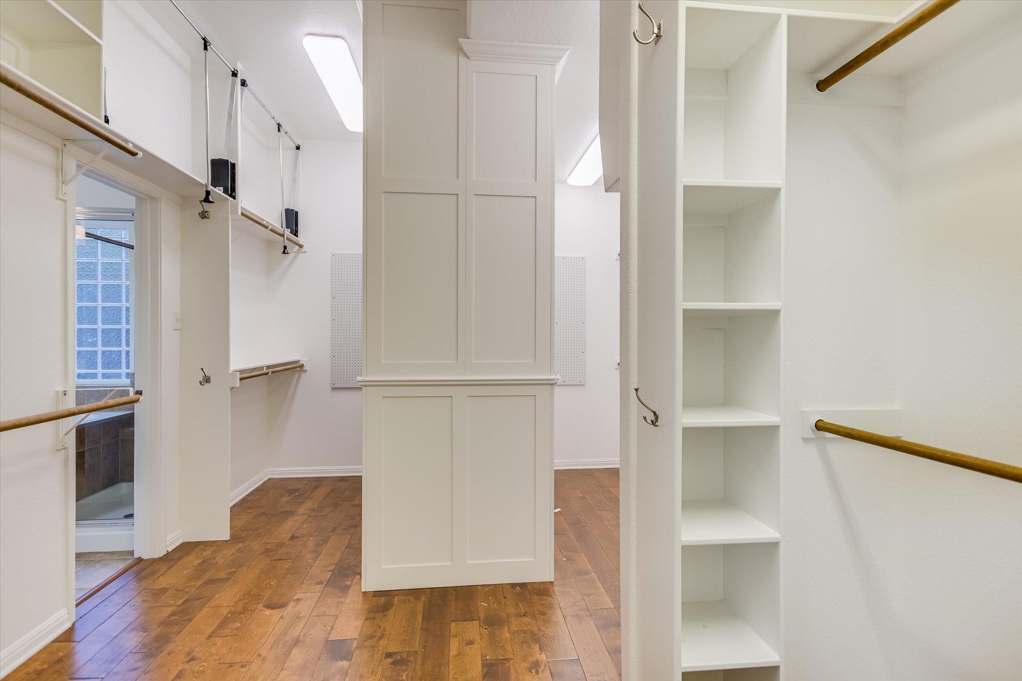 17120 Northlake Hills Dr, Jonestown, TX 78645