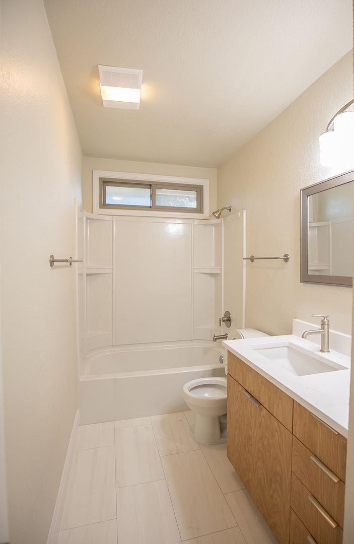 10509 Scotland Well Dr, Austin, TX 78750