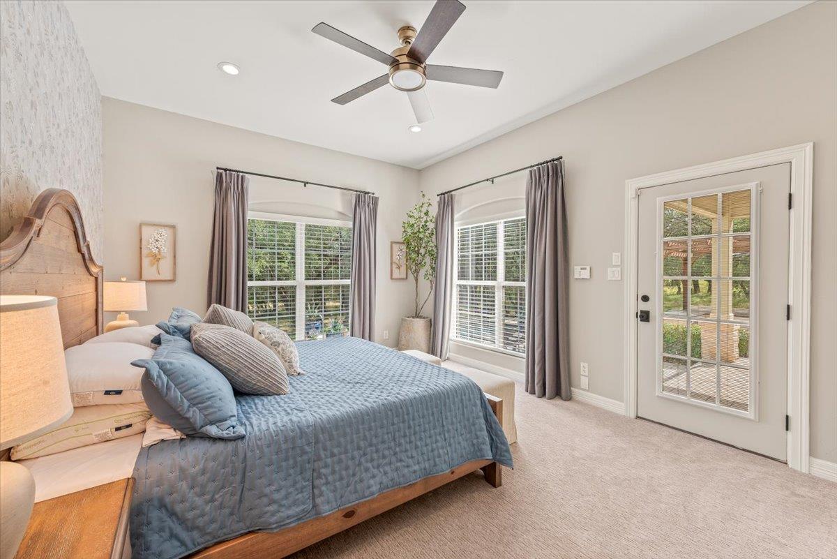 1660 W McCarty Ln, San Marcos, TX 78666