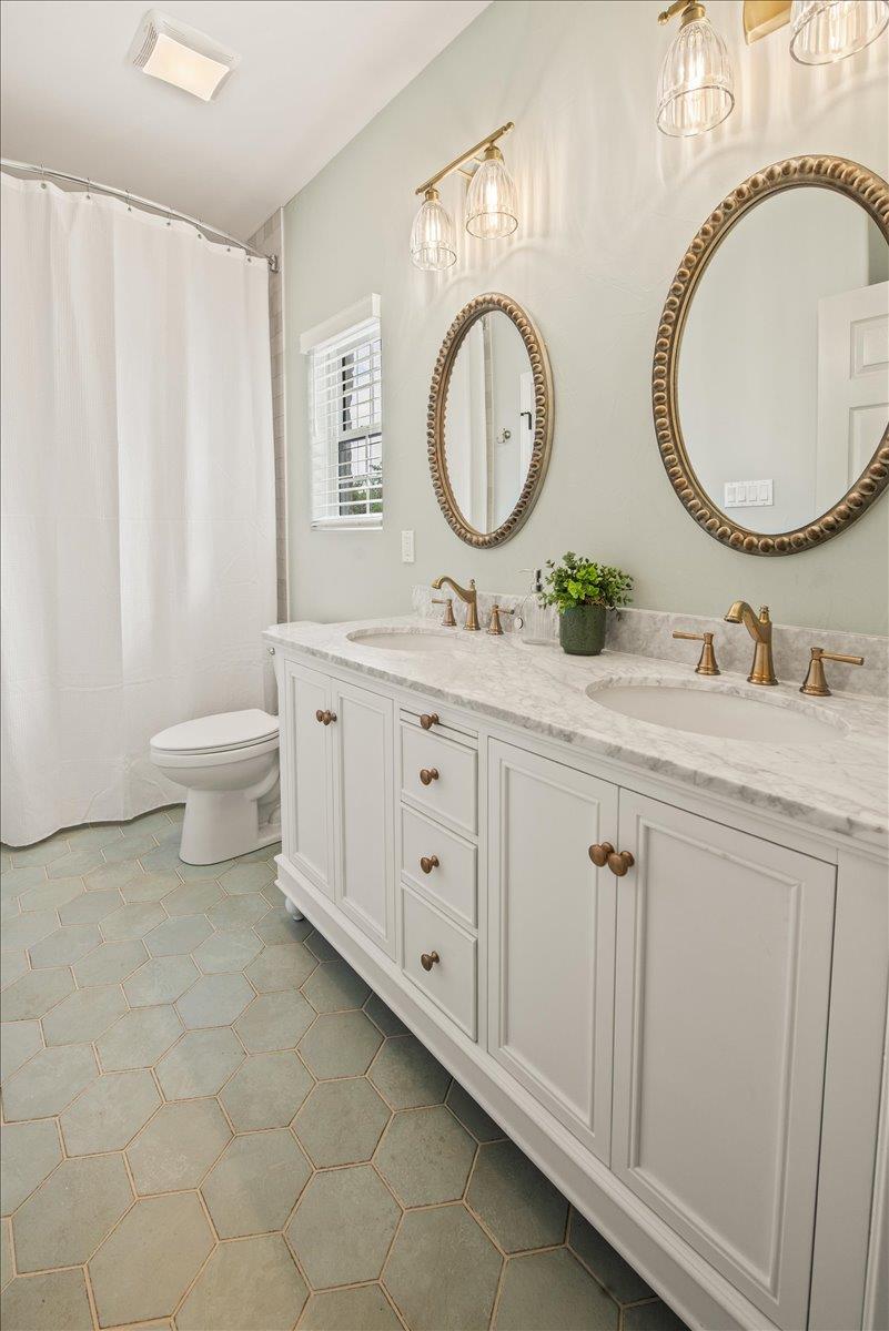 1660 W McCarty Ln, San Marcos, TX 78666