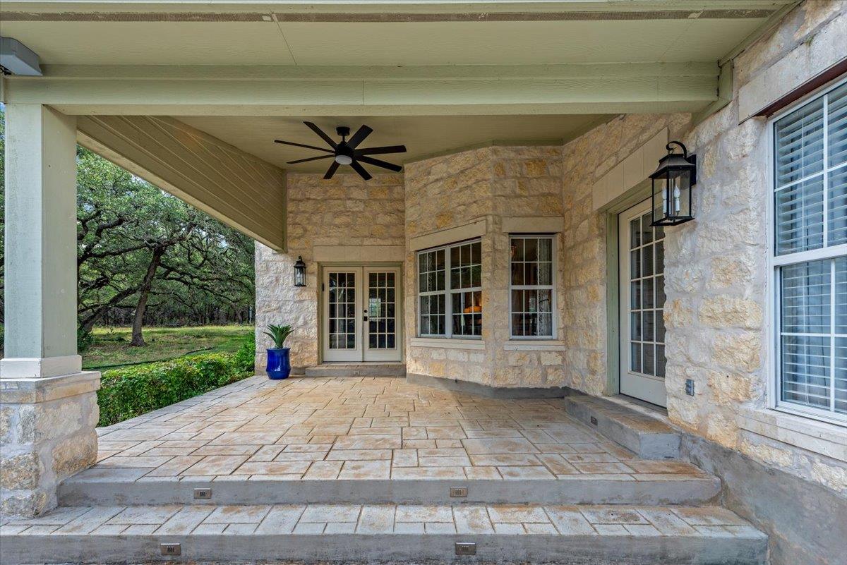 1660 W McCarty Ln, San Marcos, TX 78666
