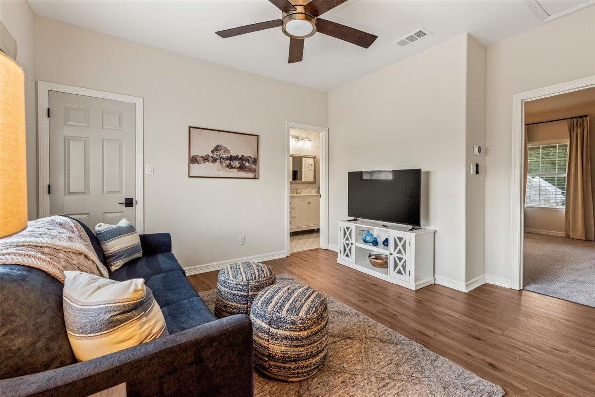 1660 W McCarty Ln, San Marcos, TX 78666