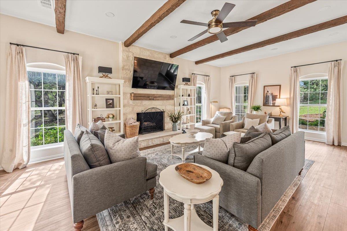 1660 W McCarty Ln, San Marcos, TX 78666