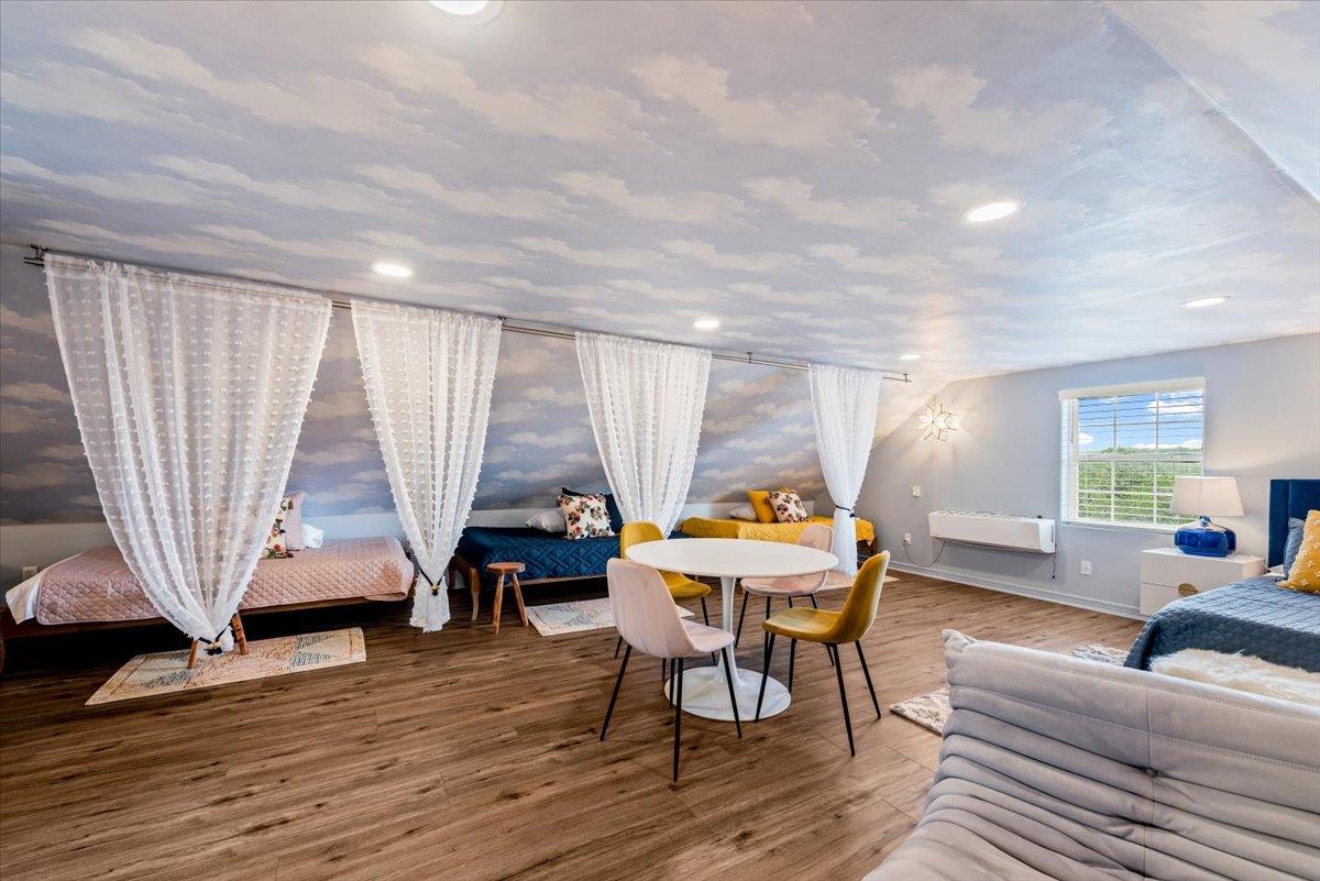 1660 W McCarty Ln, San Marcos, TX 78666