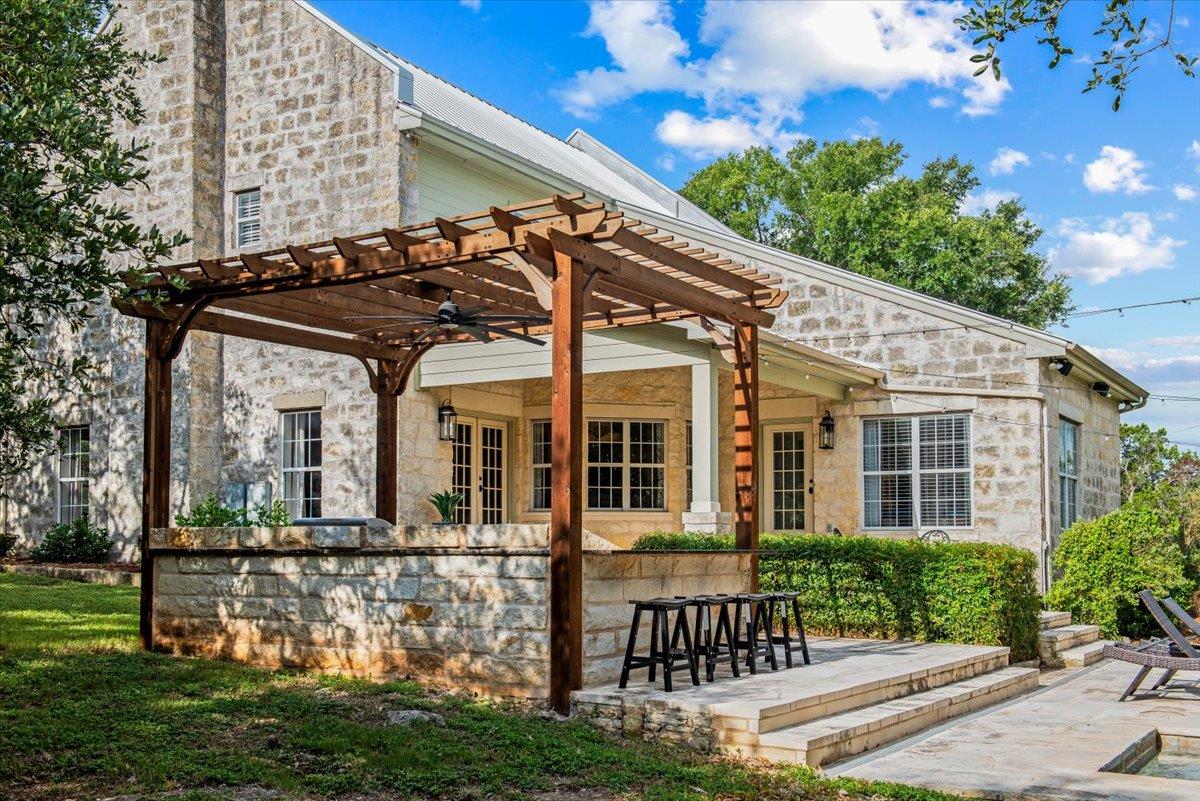 1660 W McCarty Ln, San Marcos, TX 78666