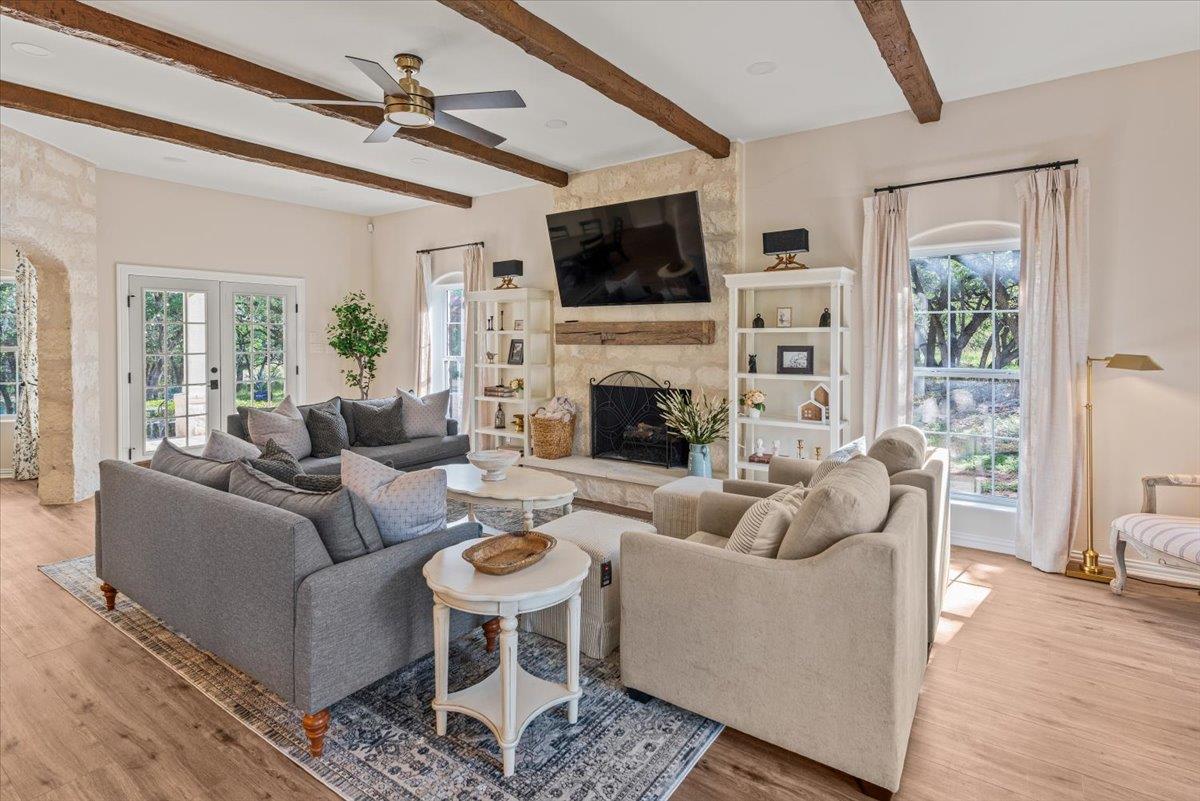 1660 W McCarty Ln, San Marcos, TX 78666