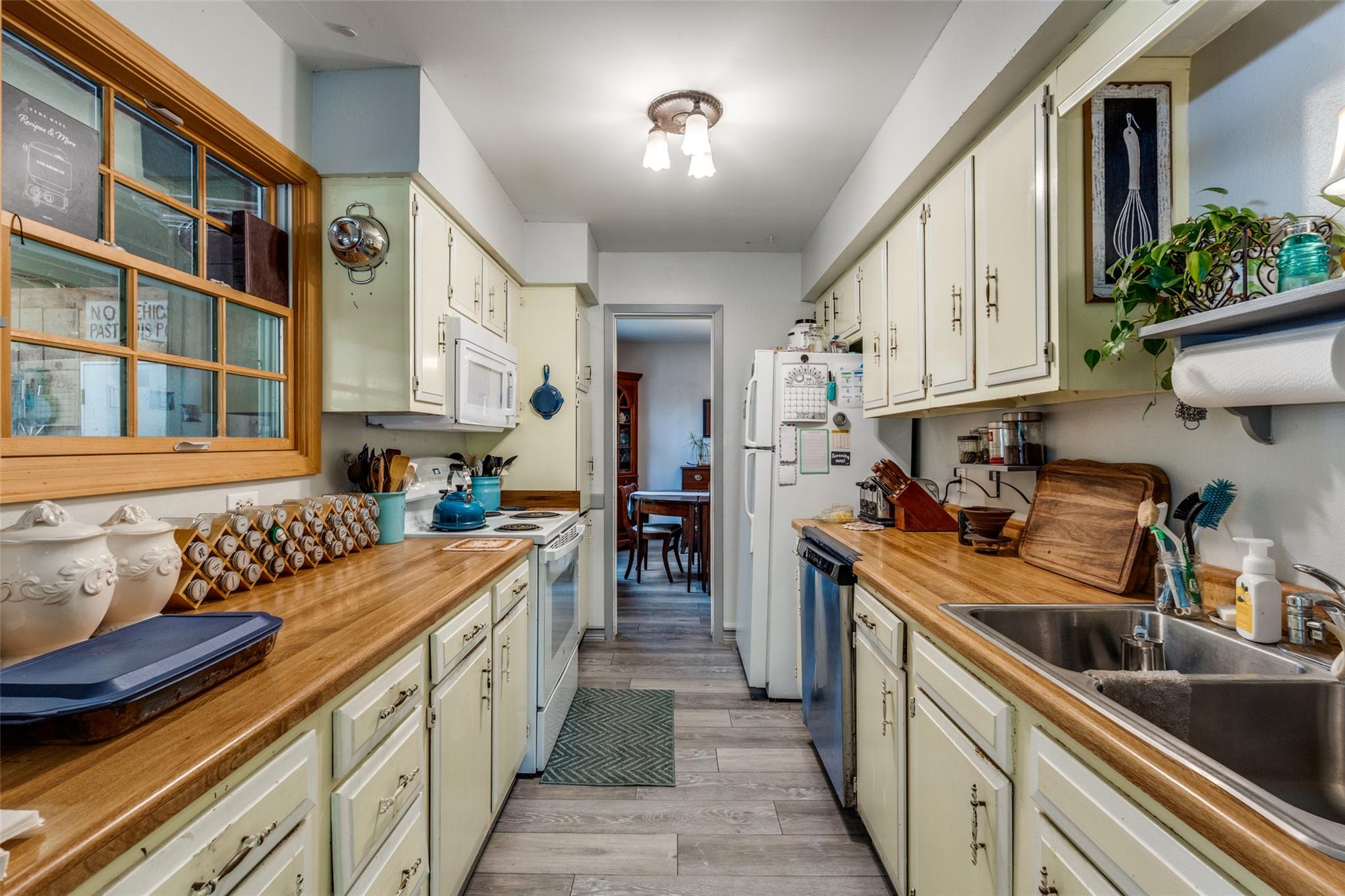 745 Driftwood Ln, Cottonwood Shores, TX 78657