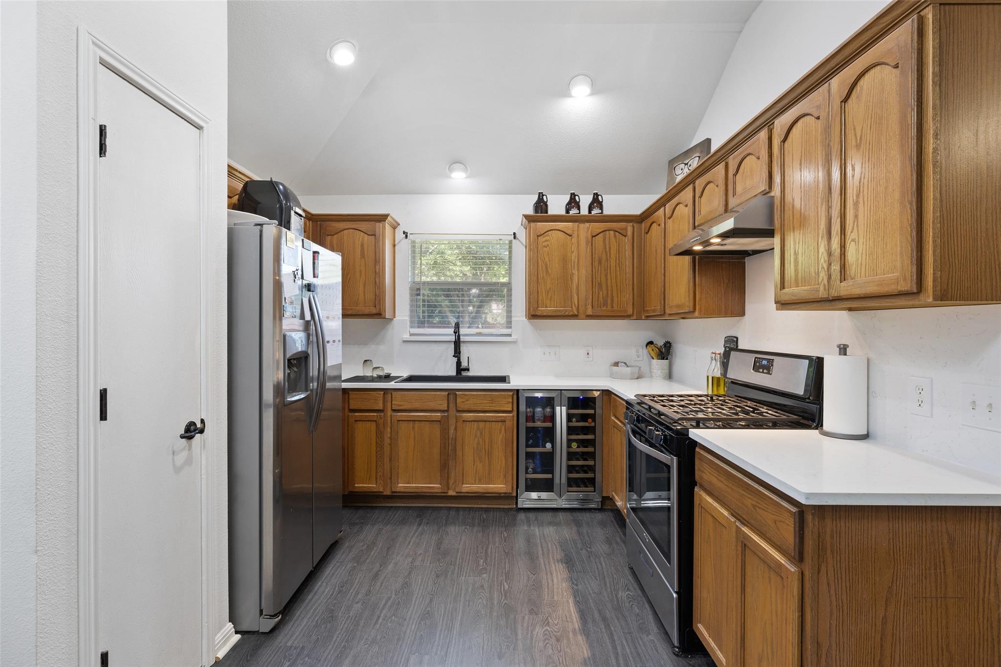 6001 Andross Ct, Hutto, TX 78634