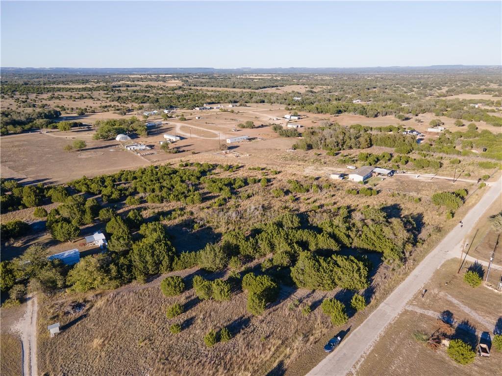 407 Avila Ln, Briggs, TX 78608