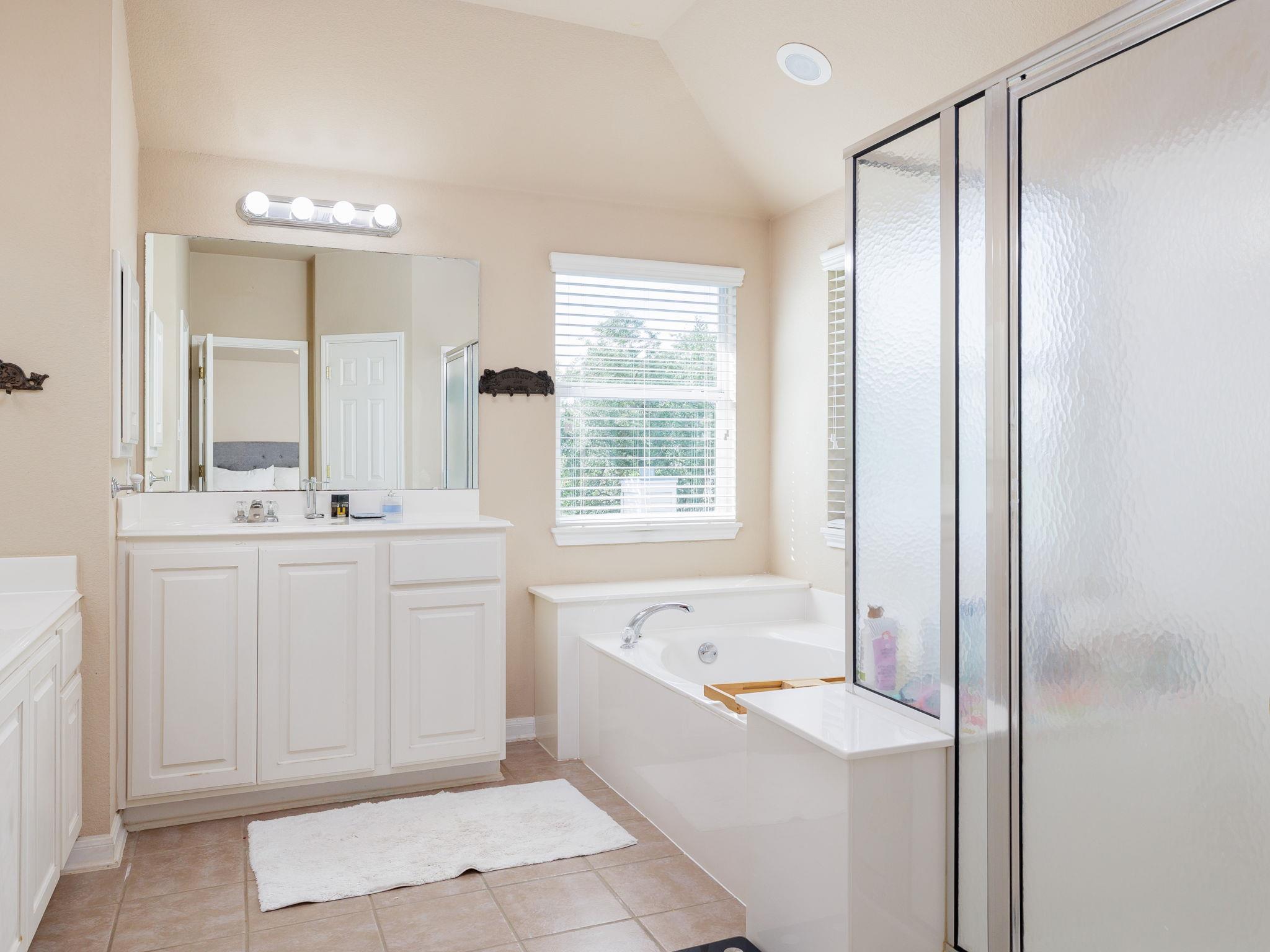 2407 Silver Spur Ln, Leander, TX 78641