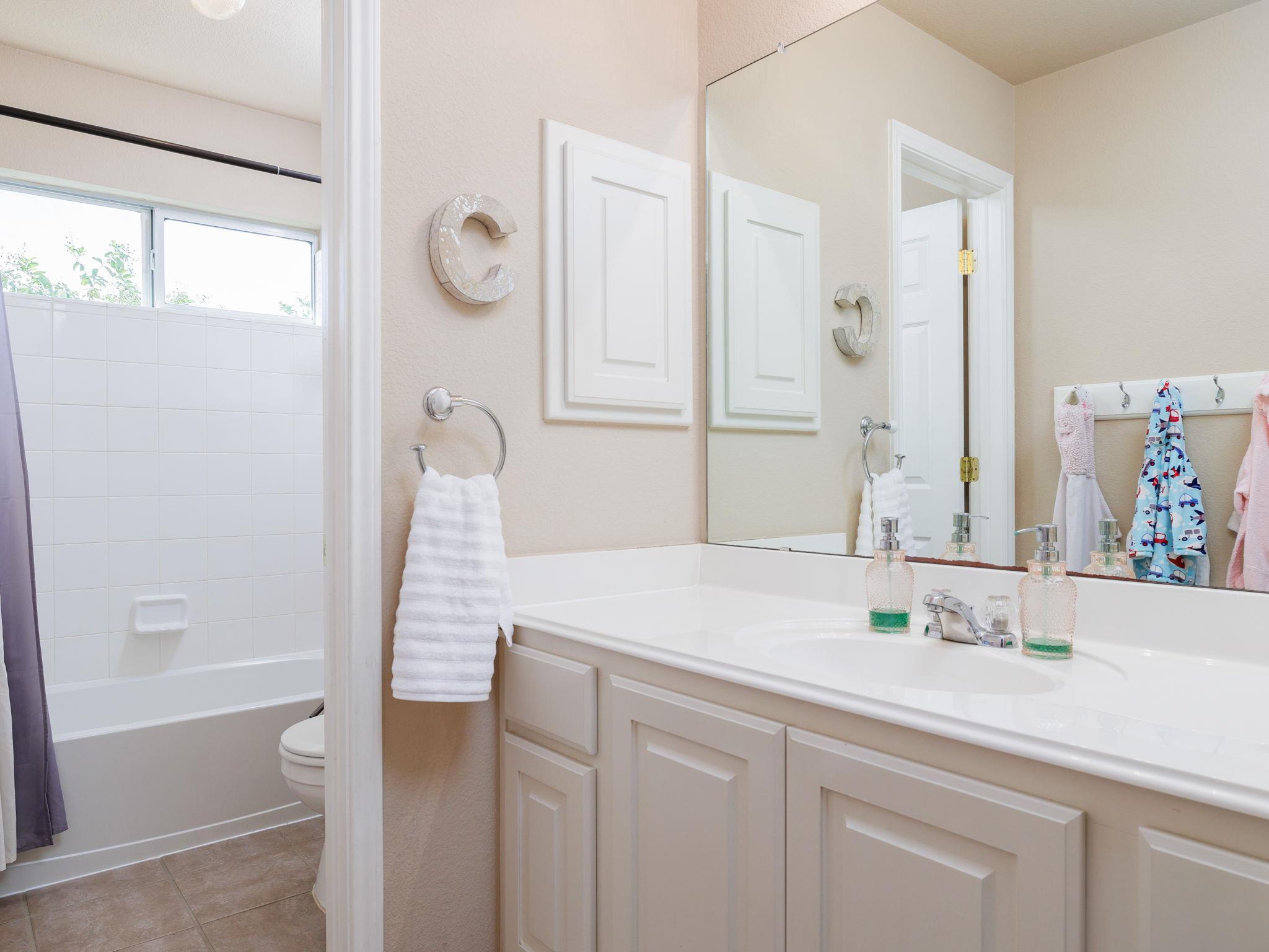 2407 Silver Spur Ln, Leander, TX 78641