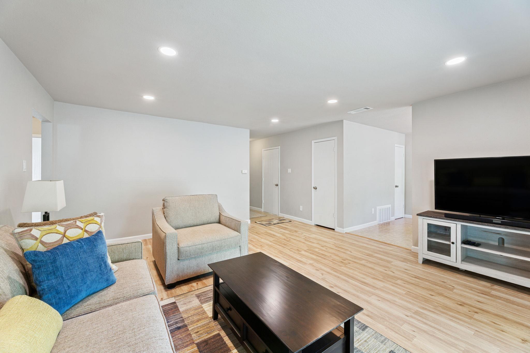 2106 Ponciana Loop, Austin, TX 78744